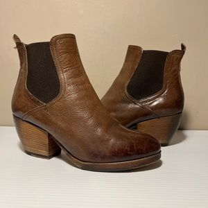 I.N.K. Made in Italy leather Chelsea booties 37